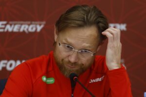 Карпин назвал два фактора, из-за которых не хочет уходить<br>  из сборной России