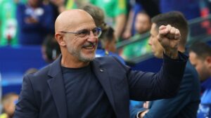 Источник: в Испании хотят продлить контракт с де ла Фуэнте до 2028 года
