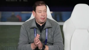 «Шанхай» Слуцкого потерпел поражение, но остался лидером чемпионата Китая