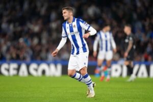 Transfermarkt уменьшил рыночную стоимость Арсена Захаряна на € 6 млн