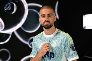 «Ювентус» объявил о трансфере нападающего сборной Косово