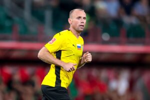 Денис Глушаков завершил игровую карьеру