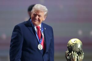 Трамп поблагодарил ФИФА <br>за приостановку дисквалификации Балогуна