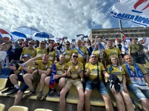 14 болельщиков «Факела» провели «золотой сезон», посетив все матчи