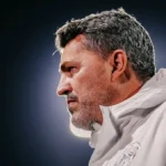 «Аякс» расстался с тренером