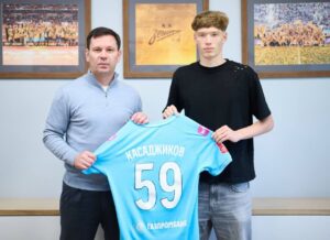 «Зенит» продлил контракт с перспективным нападающим