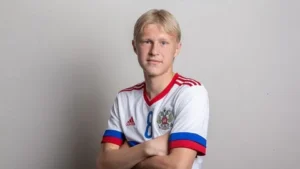 «Динамо-Брянск» арендовало полузащитника Топинку у «Сочи»