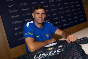 «Челси» объявил о переходе чемпиона мира Эмилиано Мартинеса