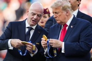 «Он великолепен». Трамп выступил с поддержкой Инфантино на фоне скандалов в ФИФА