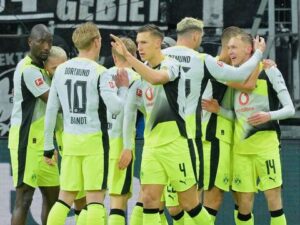 Дортмундская «Боруссия», уступая 0:2, дожала в гостях «Хоффенхайм»