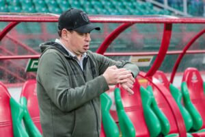 Слуцкий назвал российского игрока, который может покинуть РПЛ вслед за Батраковым