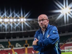 Тренер «Крыльев Советов» Булатов обозначил главную задачу перед игрой со «Спартаком»